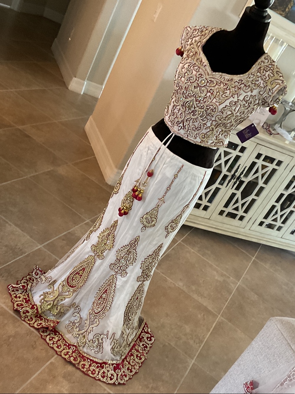 BRidal Lehenga, see meausurements